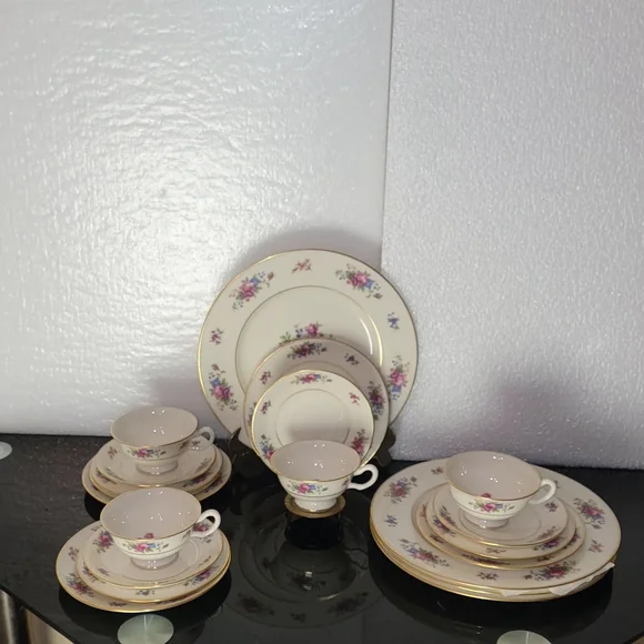 1930s REAR LENOX ROSE 20 PIECES Dinnerware Set WITH PURPLE LENOX STAMPED REAR - Picture 3 of 14
